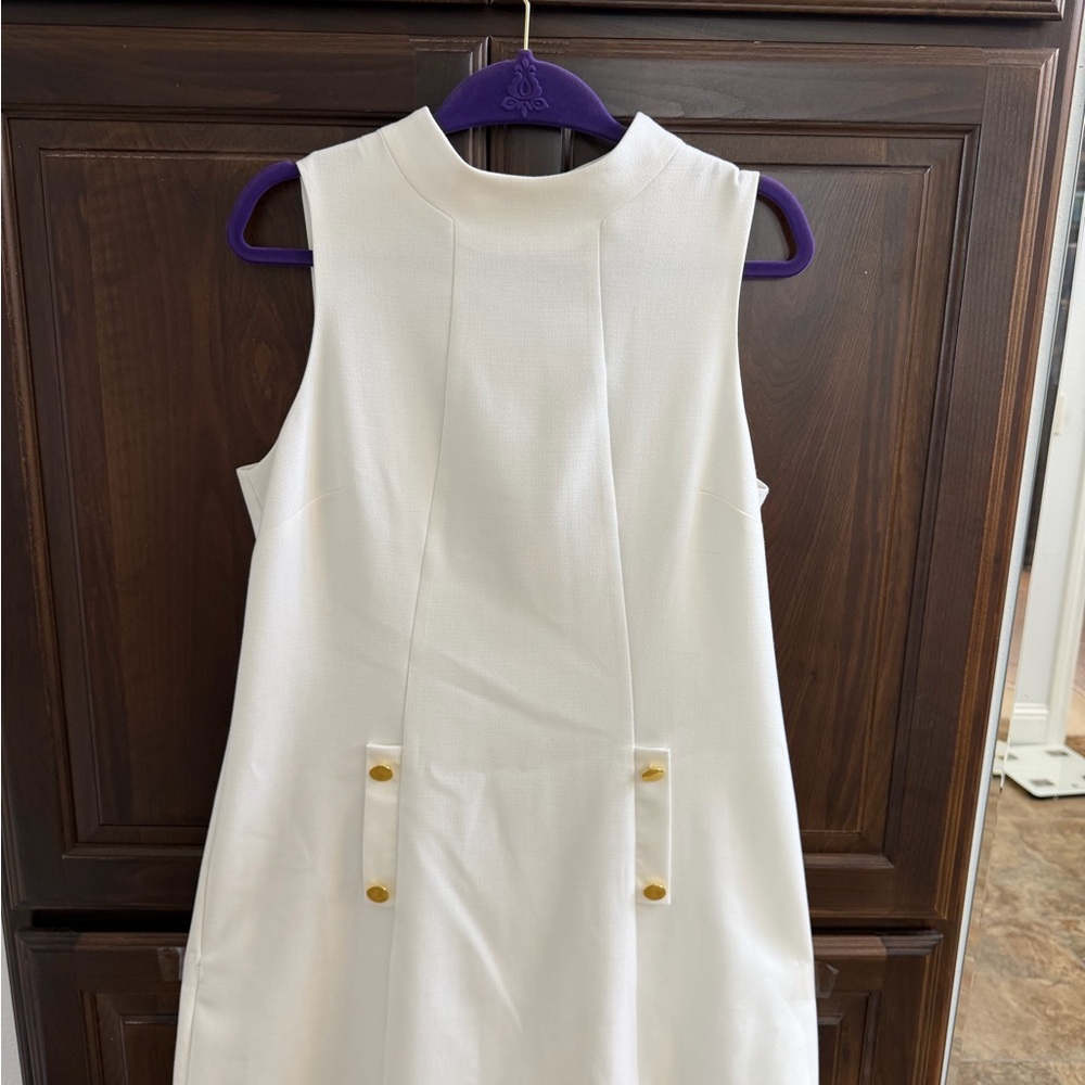 Elegant White Sleeveless Dress